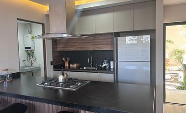 DEPARTAMENTO AMUEBLADO EN PLANTA BAJA CON JARDIN EN LA VISTA, SAN CALIXTO