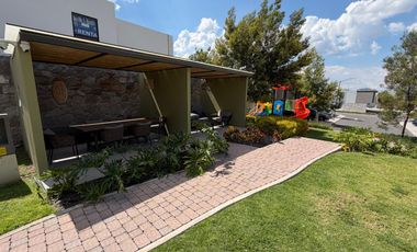 Casa en renta en Zibatá –  Nueva, Moderna, cómoda y en ubicación privilegiada