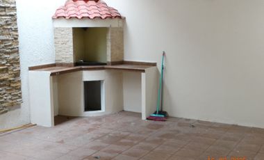 Casa de venta en exclusiva Urbanización portoviejo