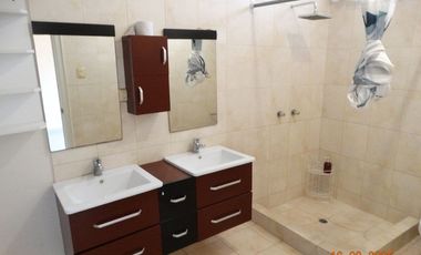 Casa de venta en exclusiva Urbanización portoviejo