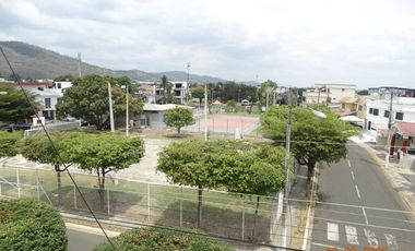 Casa de venta en exclusiva Urbanización portoviejo