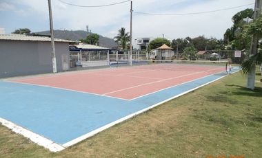 Casa de venta en exclusiva Urbanización portoviejo