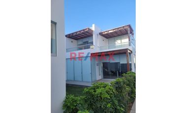 Casa De Playa En Venta Con Piscina Privada – Condominio Mikonos, Km 106 Asia