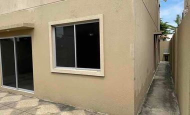 Casa en alquiler, urbanización Belo Horizonte vía a la costa