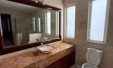 CASA EN RENTA PARA USO COMERCIAL O HABITACIONAL EN LA COL ANDRADE EN LEON GUANAJUATO