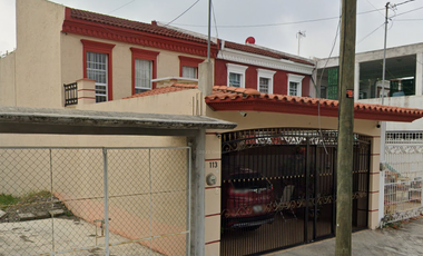 CASA EN VENTA EN JOSEFA ORTIZ 113