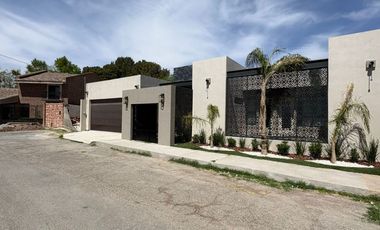 HERMOSA CASA NUEVA DE UN PISO EN UBICACION PRIVILEGIADA
