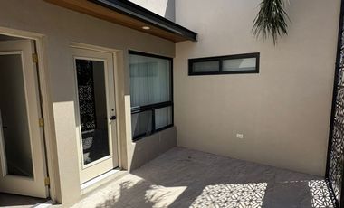 HERMOSA CASA NUEVA DE UN PISO EN UBICACION PRIVILEGIADA