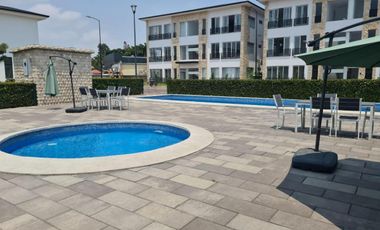 Venta de Departamento de 2 dormitorios, Urb. Puertas del Río, Samborondón, Ecuador