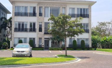 Venta de Departamento de 2 dormitorios, Urb. Puertas del Río, Samborondón, Ecuador