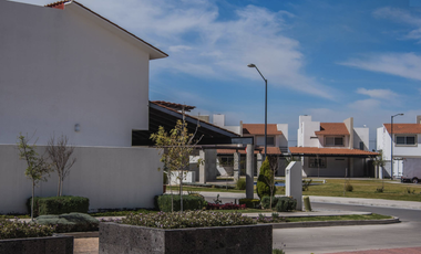 LV19915 B1 CASA EN VENTA RECUPERACION BANCARIA Cto. Marbella 209, 38037 Celaya, Gto., México.