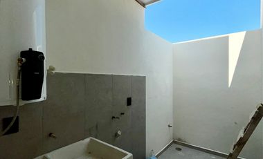 Casa nueva con recámara en planta baja en Boca del Río