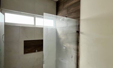 Casa nueva con recámara en planta baja en Boca del Río