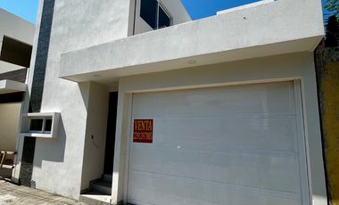 Casa nueva con recámara en planta baja en Boca del Río