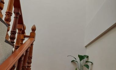 UBICADISIMO CENTRICO AV UNIV. AMUEBLADO COCINETA BAÑO PARA 1 o 2 PERSONAS SERV. INCLUIDOS
