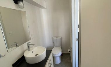UBICADISIMO CENTRICO AV UNIV. AMUEBLADO COCINETA BAÑO PARA 1 o 2 PERSONAS SERV. INCLUIDOS