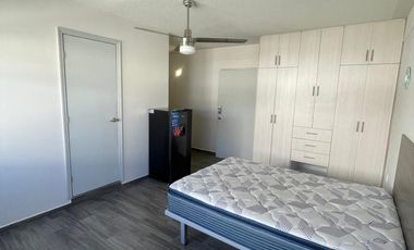 UBICADISIMO CENTRICO AV UNIV. AMUEBLADO COCINETA BAÑO PARA 1 o 2 PERSONAS SERV. INCLUIDOS