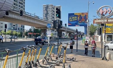 Hermoso Departamento En Metro Rodrigo De Araya - 3D/2B/E