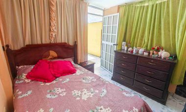 CASA EN VENTA, CALDERON, 4 HABITACIONES.