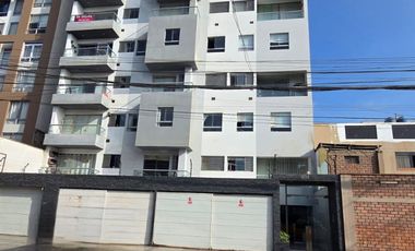 Se vende amplio Duplex en la Calera, Surquillo