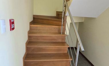 Se vende amplio Duplex en la Calera, Surquillo