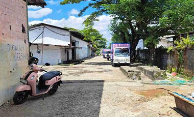 Gudang area kima dekat perintis kemerdekaan