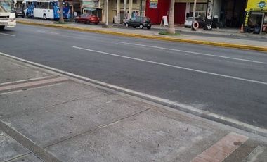 Local Comercial en Alquiler en la Avenida Portete, Sur de Guayaquil.