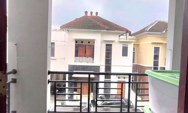 Dijual Rumah Dijogja, Rumah Mewah 2 Lantai Umbulharjo, Yogyakarta dekat XT Square, Balaikota, Gembira Loka Zoo