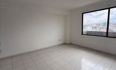 Departamento de 3 recámaras en renta sobre Blvd Campestre