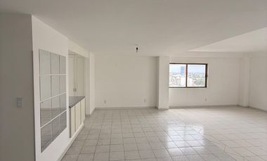 Departamento de 3 recámaras en renta sobre Blvd Campestre