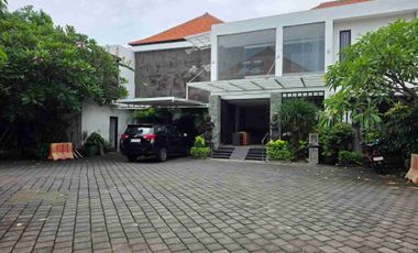 Dijual Hotel bintang 3 sangat murah di Kuta Bali.