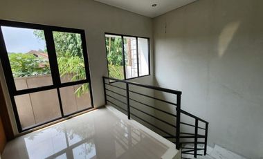 Dijual Rumah 2 Lantai Nyaman Siap Huni Minimalis Lokasi di Jalan Budi Bandung