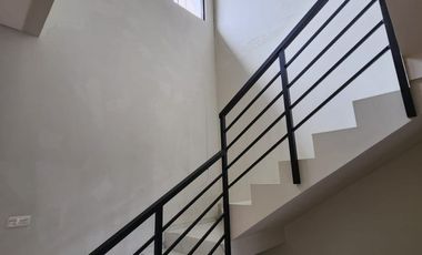Dijual Rumah 2 Lantai Nyaman Siap Huni Minimalis Lokasi di Jalan Budi Bandung