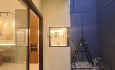 RUMAH MEWAH, FULL FURNISHED, 5 KM DARI KAMPUS UII KALIURANG