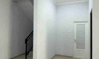 Rumah baru mewah dlm komplek Pejaten JatiPadang Jaksel 120jt/thn