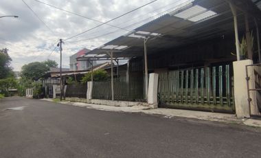 Rumah Lama Hitung Tanah Arcamanik Bandung Belakang Griya