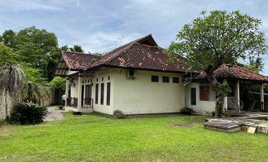Villa dekat pantai di Montong Lombok Barat