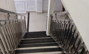 Disewakan Rumah Semi Furnished Hoek 2 lantai Kaisar Mansion Pasar Baru Tangerang