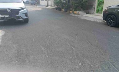 Disewakan rumah usaha posisi hook uda tinggi dari jalan di kelapa gading permai jakut