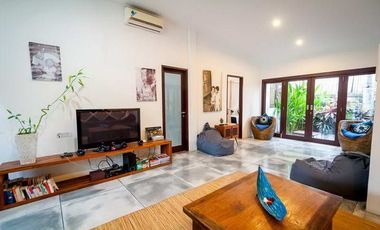 Luxurious 5-Bedroom Villa with Magnificent Pool in Seminyak