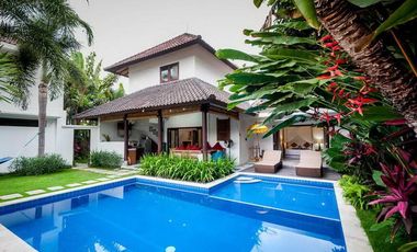 Luxurious 5-Bedroom Villa with Magnificent Pool in Seminyak