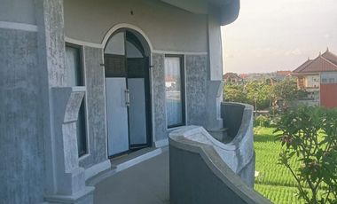 JUAL RUMAH 3 LANTAI MEWAH PENATIH