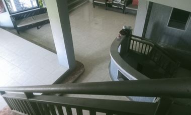 JUAL RUMAH 3 LANTAI MEWAH PENATIH