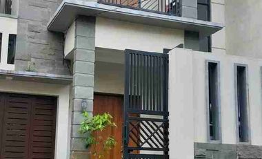Sewa Rumah 2 Lantai di Pejaten 4 Kamar Tidur Unfurnished