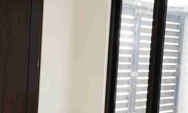 Sewa Rumah 2 Lantai di Pejaten 4 Kamar Tidur Unfurnished