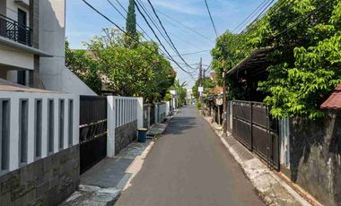 Sewa Rumah 2 Lantai di Pejaten 4 Kamar Tidur Unfurnished