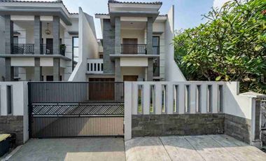 Sewa Rumah 2 Lantai di Pejaten 4 Kamar Tidur Unfurnished