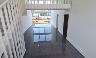 Venta de Casa de Lujo, Sector Las Cumbres, Guayaquil, Ecuador
