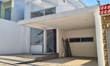 Venta de Casa de Lujo, Sector Las Cumbres, Guayaquil, Ecuador