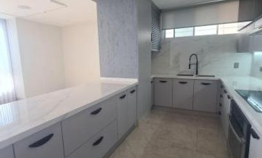 Venta de Departamento de 2 Dormitorios, Sector Tenis Plaza Samborondón, Ecuador